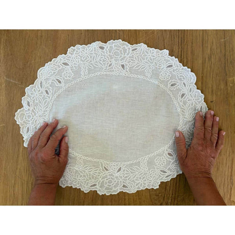 Blanc Mariclò Set Runner + Centri in Lino Ricamate Dentelle