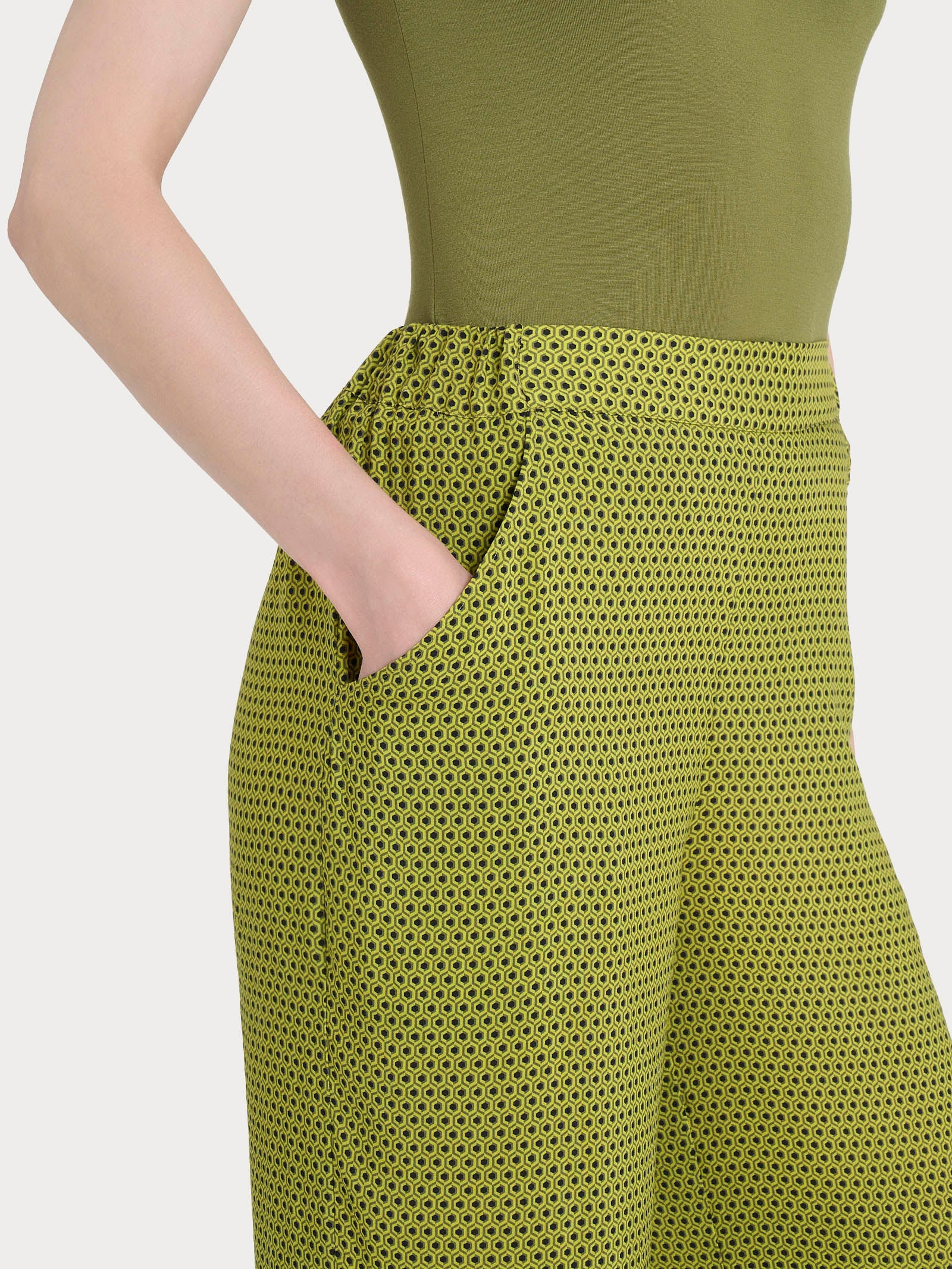 Ragno Pantalone ampio con tasche e hexagon pattern in Ecoseta DQ23PE 2504S46