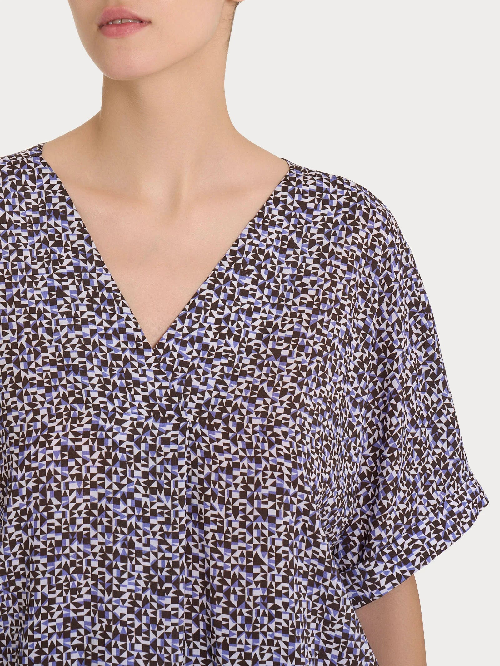 Ragno Blusa con geometric pattern e manica kimono in Ecoseta DQ25SX 2504S30