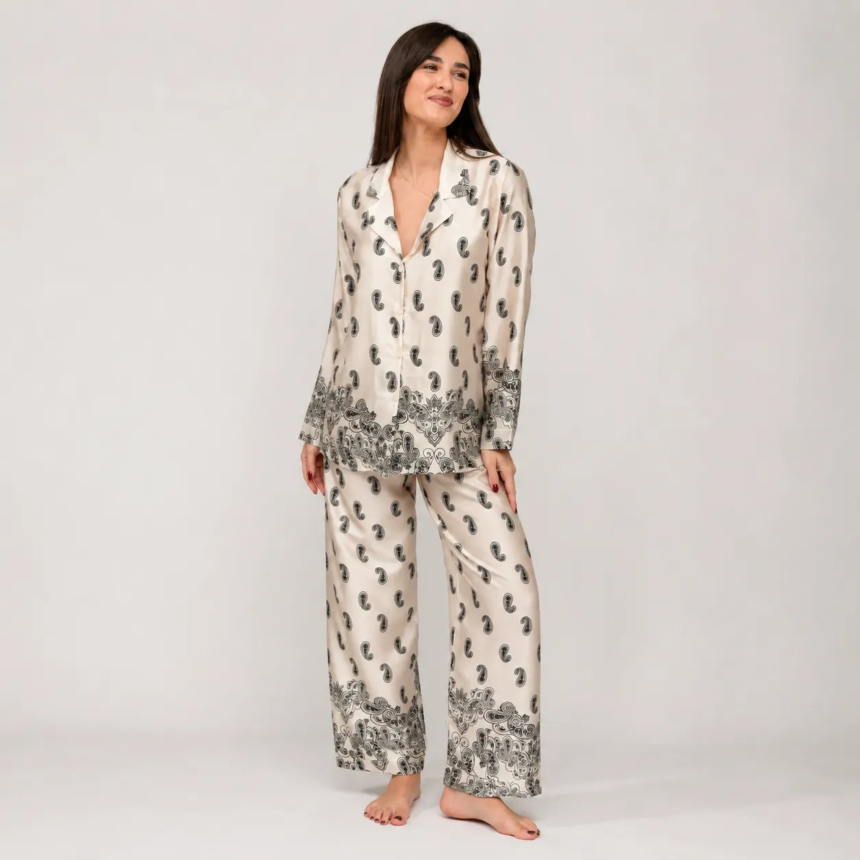 Filo D'Angelo Pigiama da Donna In raso Orchidea Paisley Nero