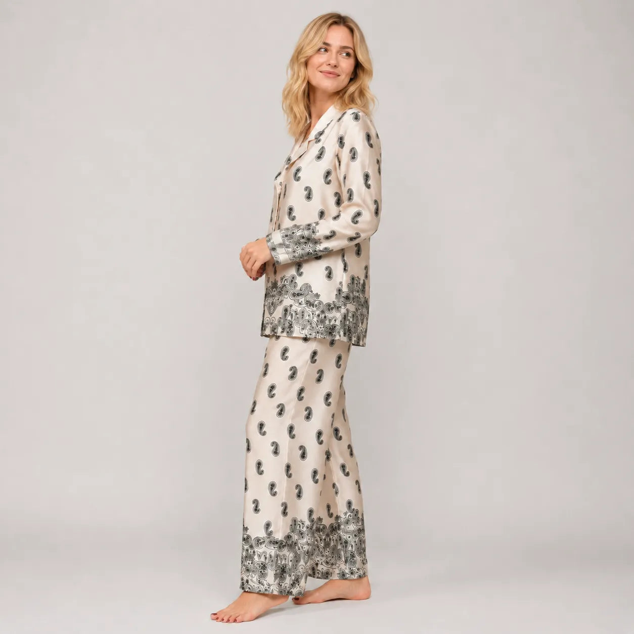 Filo D'Angelo Pigiama da Donna In raso Orchidea Paisley Nero