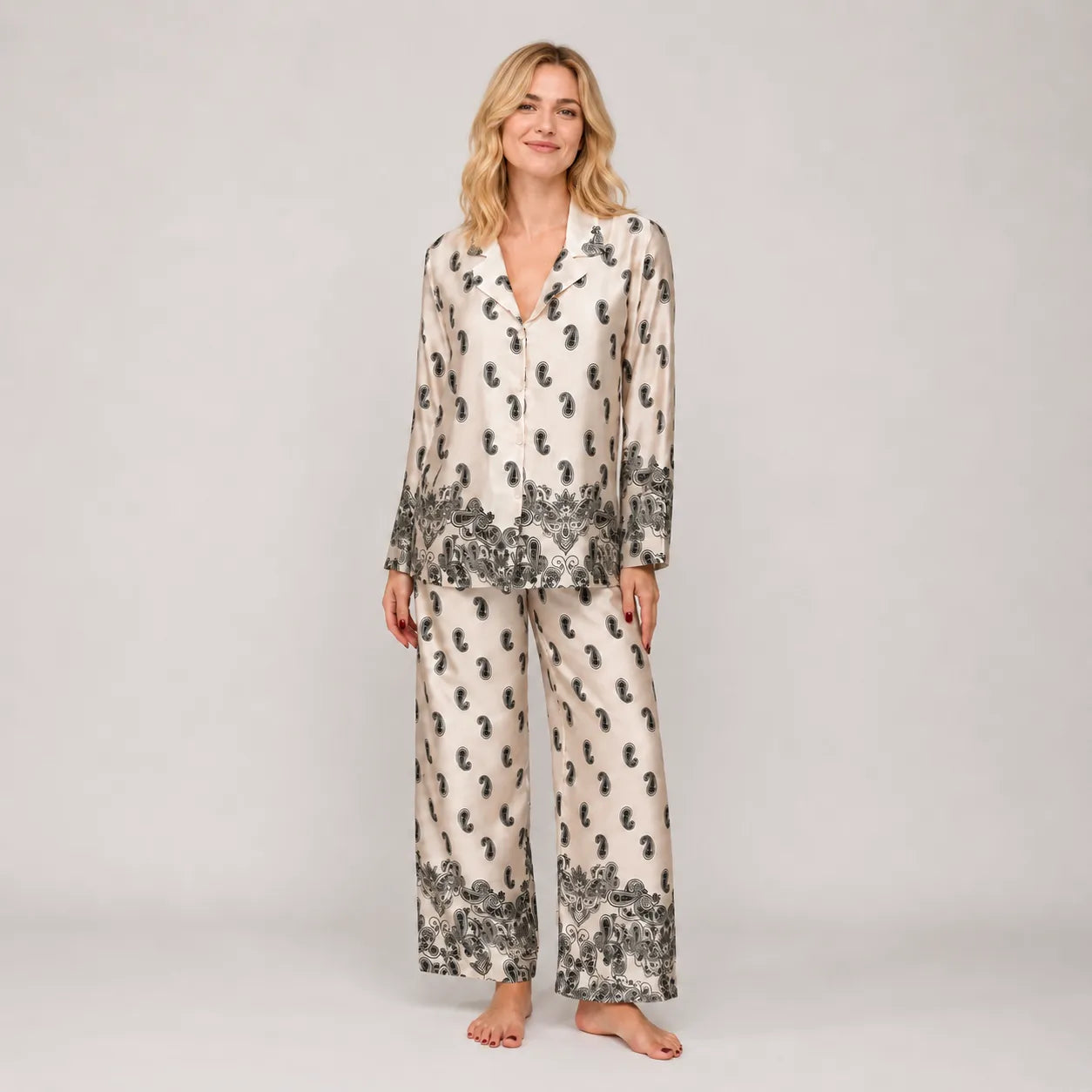 Filo D'Angelo Pigiama da Donna In raso Orchidea Paisley Nero