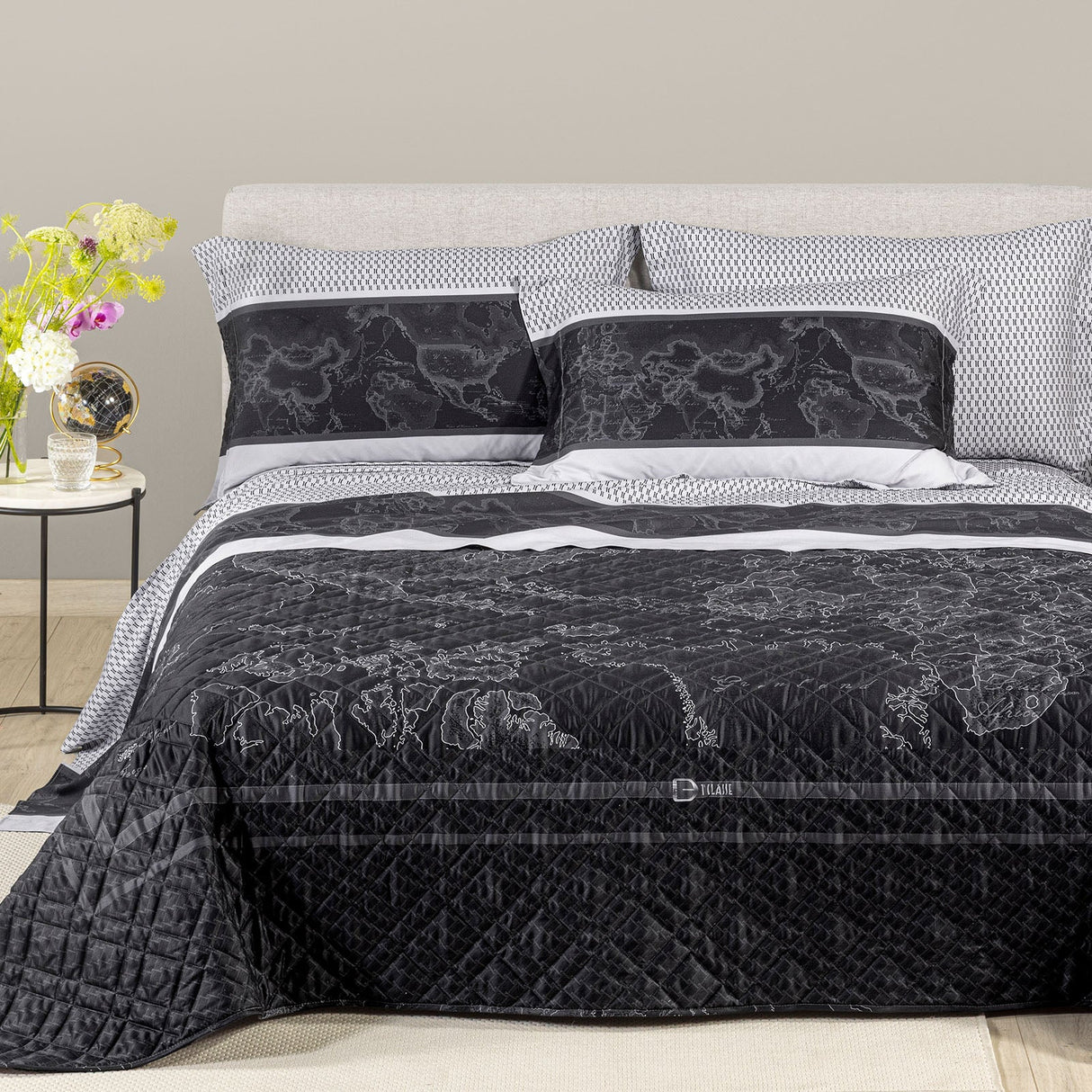 Alviero Martini 1A Classe Copriletto Trapuntato Matrimoniale In Raso Di Cotone Geo Night 2602S220