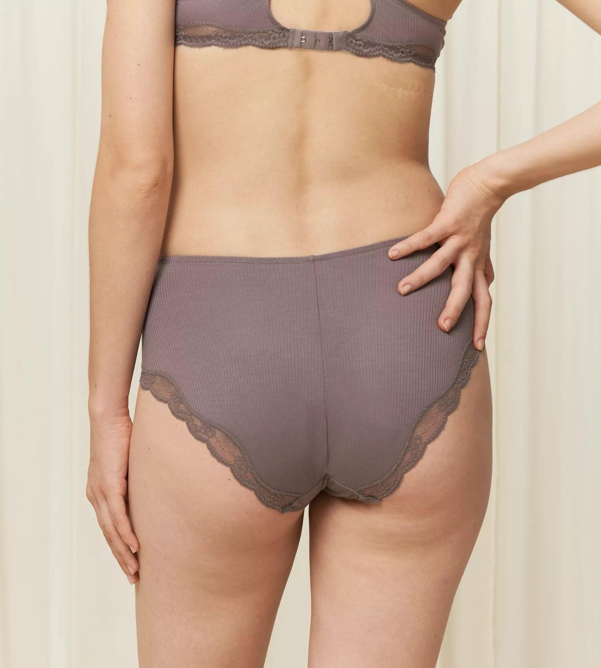 Triumph Slip da donna Natural Spotlight Maxi 10214463 S30 - Passarelli Biancheria