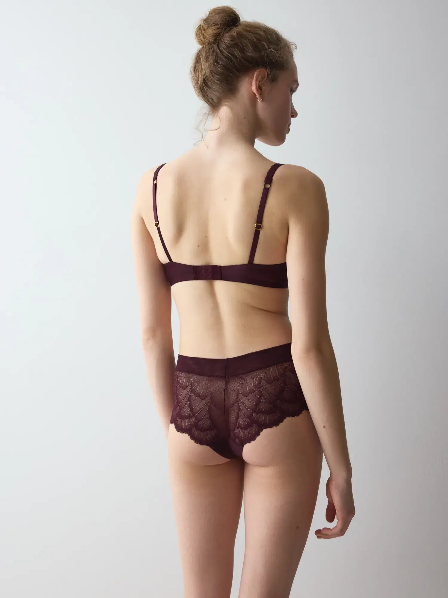 Triumph Love in Lace Shorty 10228674 2609S25