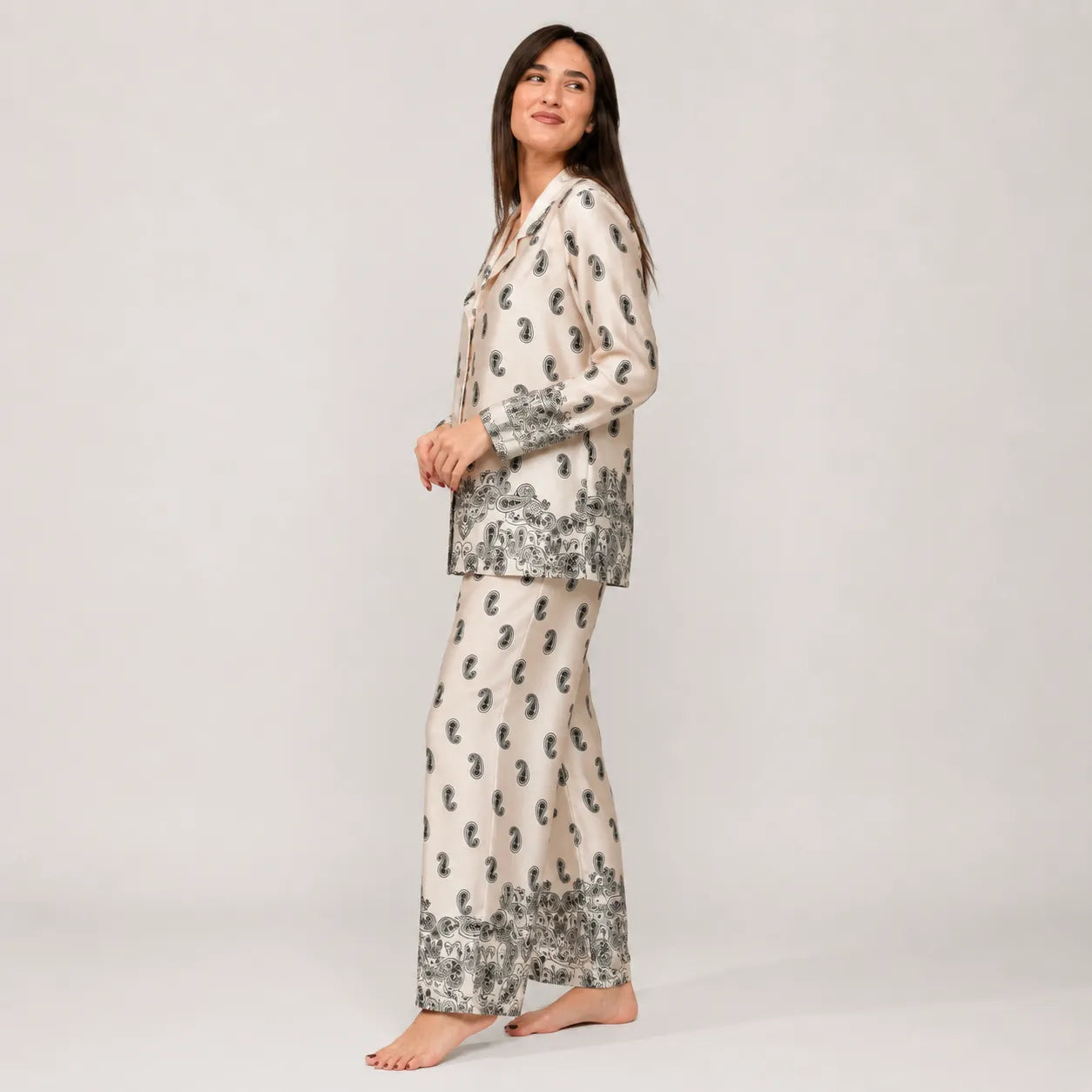 Filo D'Angelo Pigiama da Donna In raso Orchidea Paisley Nero