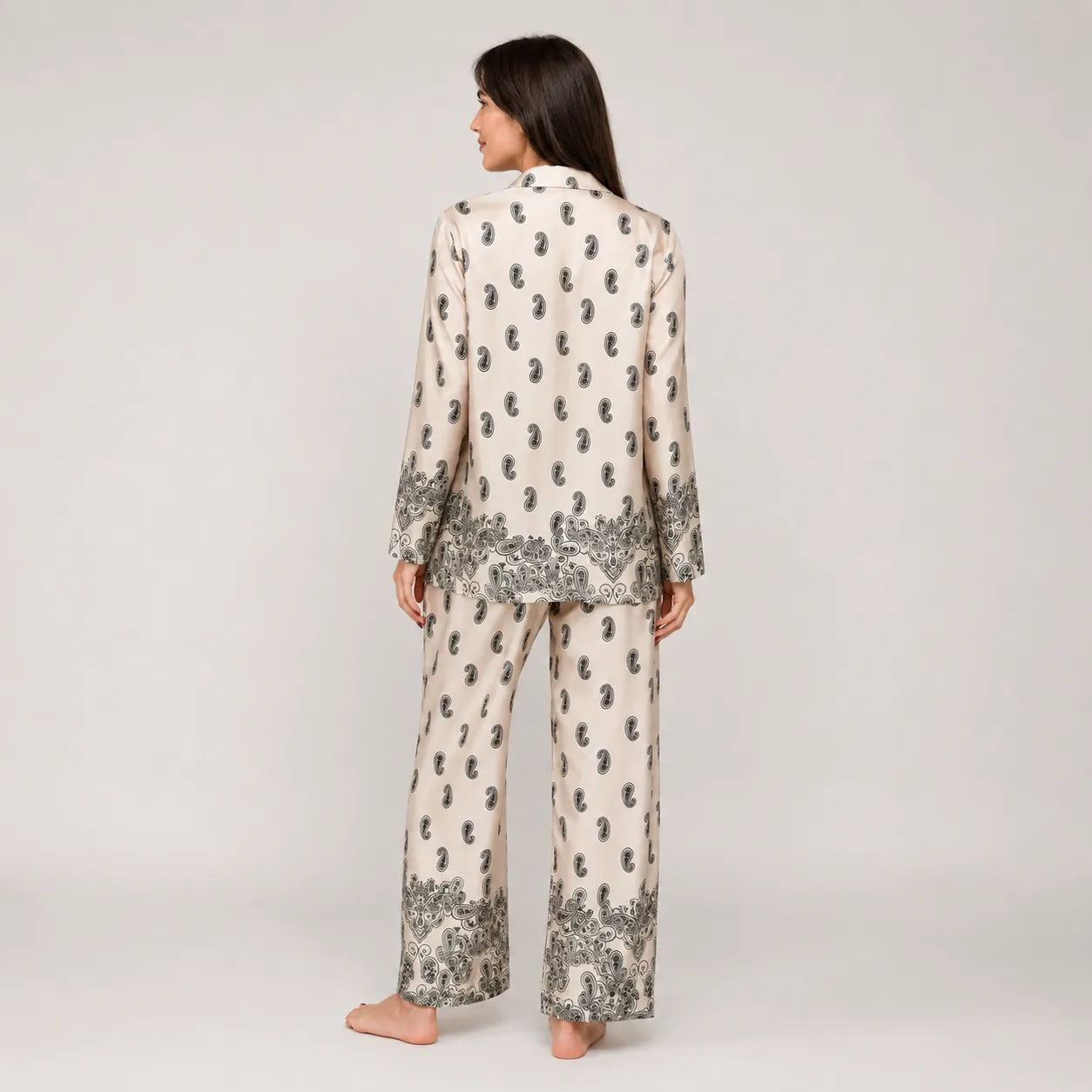 Filo D'Angelo Pigiama da Donna In raso Orchidea Paisley Nero