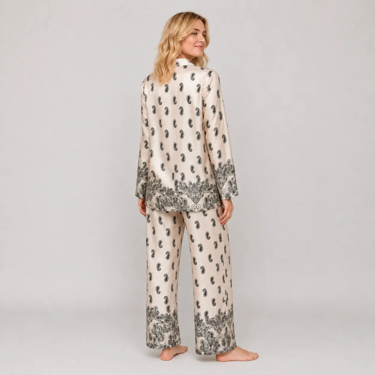 Filo D'Angelo Pigiama da Donna In raso Orchidea Paisley Nero