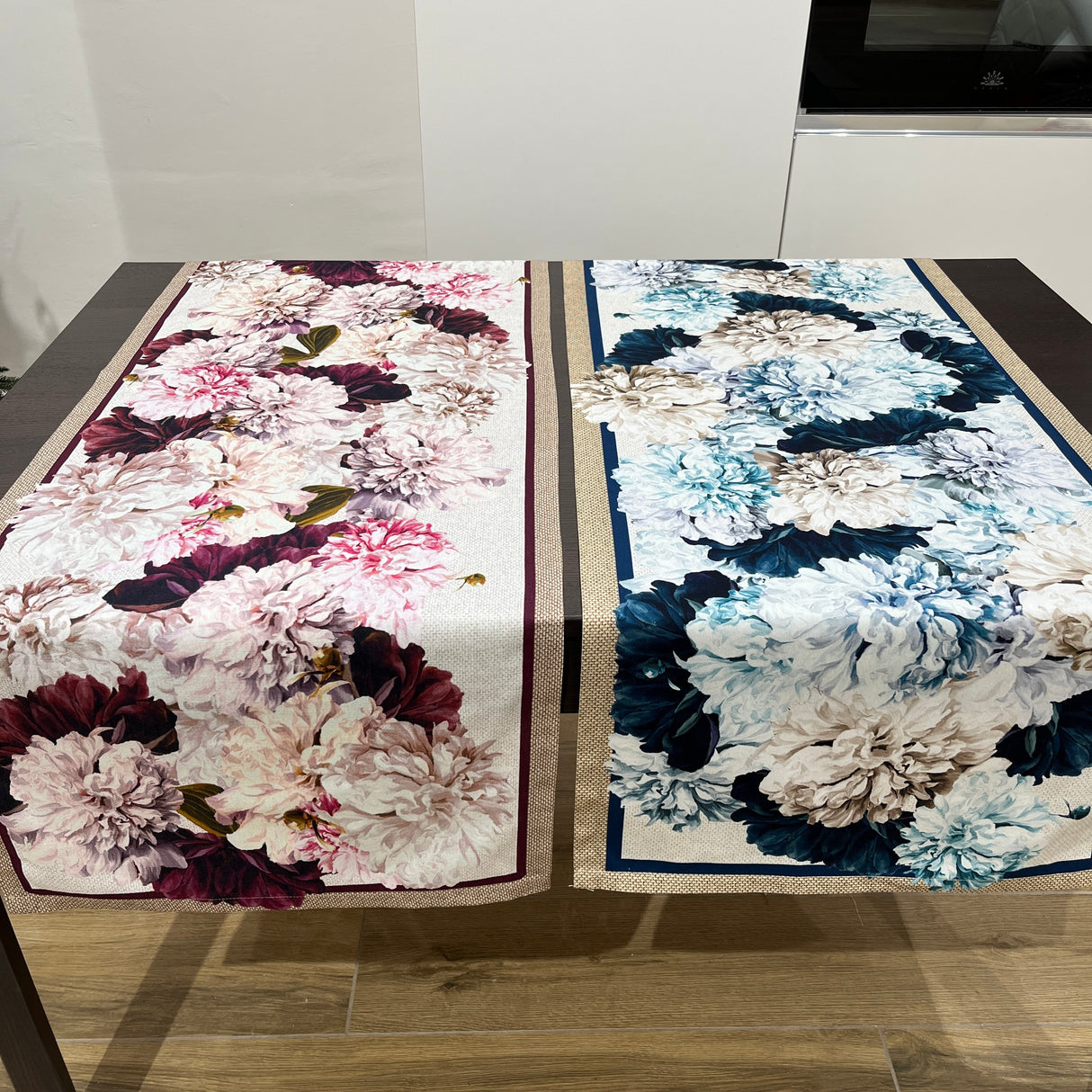 Runner AMARANTA by Tessitura Randi