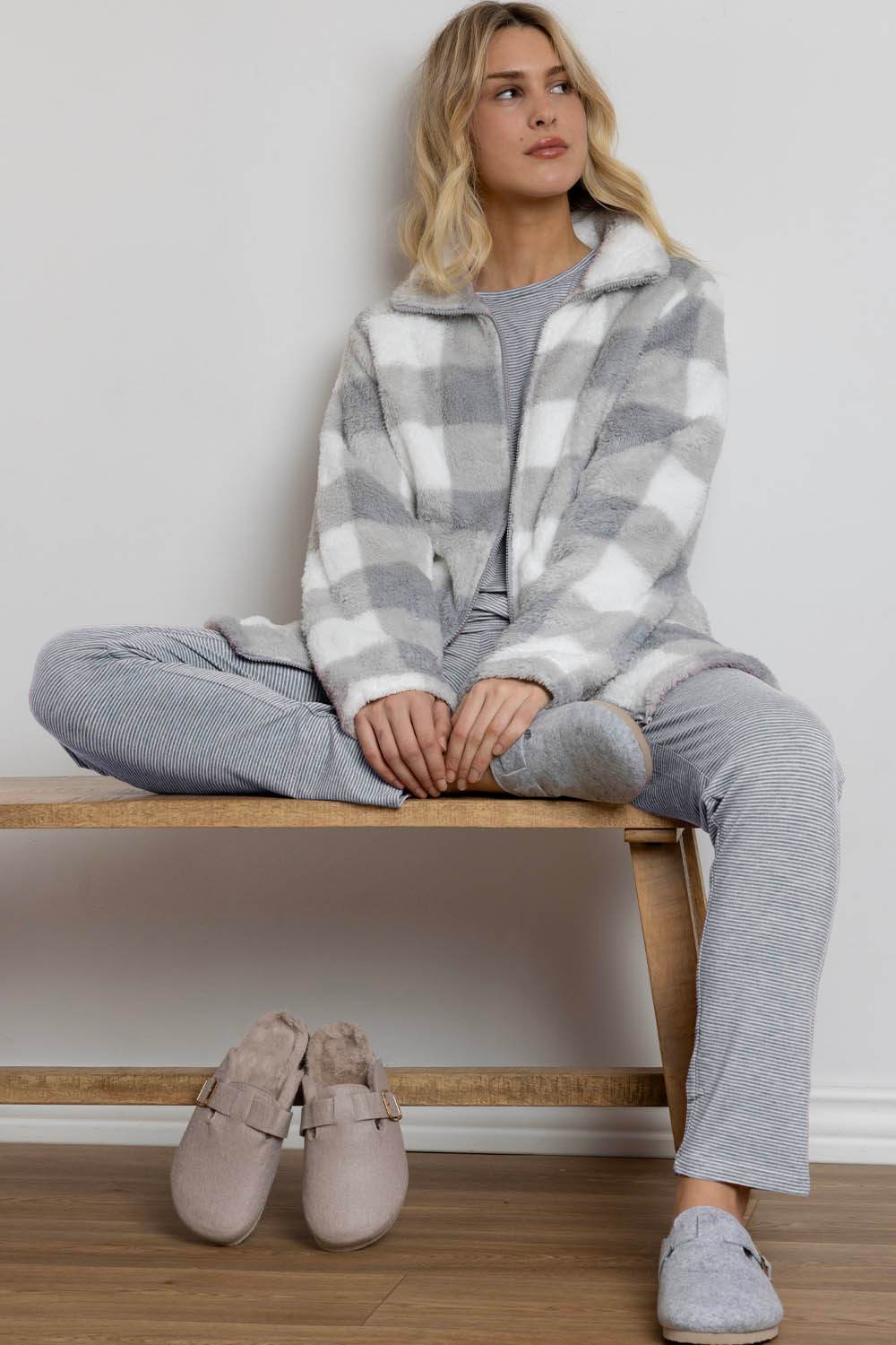 Admas Vestaglia Corta da donna in coral con Zip 67164 2511S29