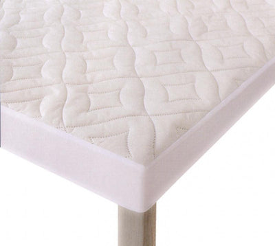 Coprirete Trapuntato Bianco con Fascia Angoli piazza e Mezza D11 - Passarelli Biancheria