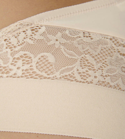 Triumph Slip da Donna Brazilian Vivid Spotlight 10210654 S15 - Passarelli Biancheria