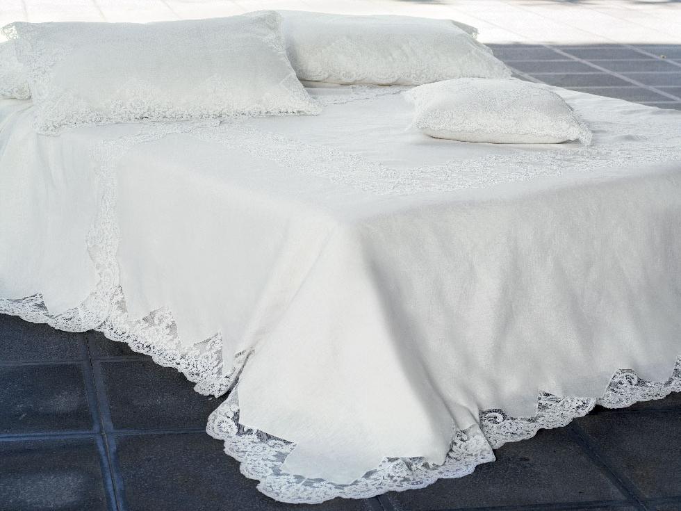 Battaglia Coordinato Letto Corredo in Puro Lino e Pizzo Rebrodè Aurora - Passarelli Biancheria